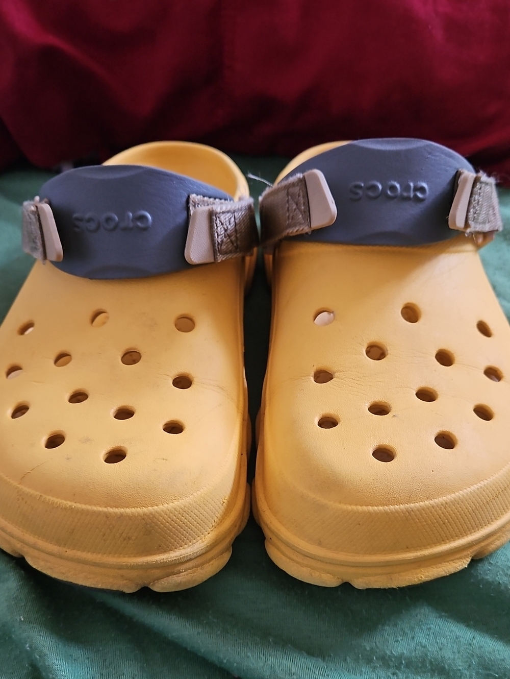 Crocs Mens 8/Womens 10..Good Used Shape..These Single Owner . - Picture 2 of 11